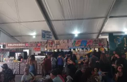 Cientos de vecinos presentes en la Carpa del Inmigrante