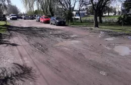 Vecinos reclamaron por el estado de la calle Carlos Gardel