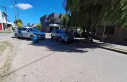 Siniestro vial entre un auto y una moto deja como saldo una persona herida