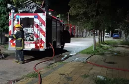 Alarma vecinal por incendio en una vivienda: bomberos evitaron una tragedia mayor