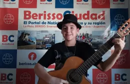 Julián Soliz busca seguirse nutriendo de la música mientras recauda dinero para su bandoneón