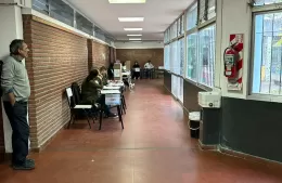 Hasta el mediodía, el caudal de votantes no supera el 25 % en Berisso