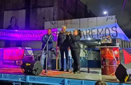 Desde la calle Nueva York, Beto Rodríguez y Damián Trindades reclamaron unidad y pidieron al peronismo escuchar al pueblo