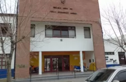 Madre denunció agresiones en la puerta de la escuela