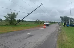 Poste a punto de caer en Montevideo y 716: acudió el Municipio pero urge la intervención de EDELAP