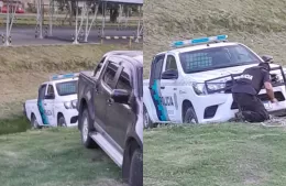 Camioneta policial cayó en una zanja