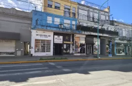 Relevamiento en Avenida Montevideo revela caída del consumo en diversos rubros